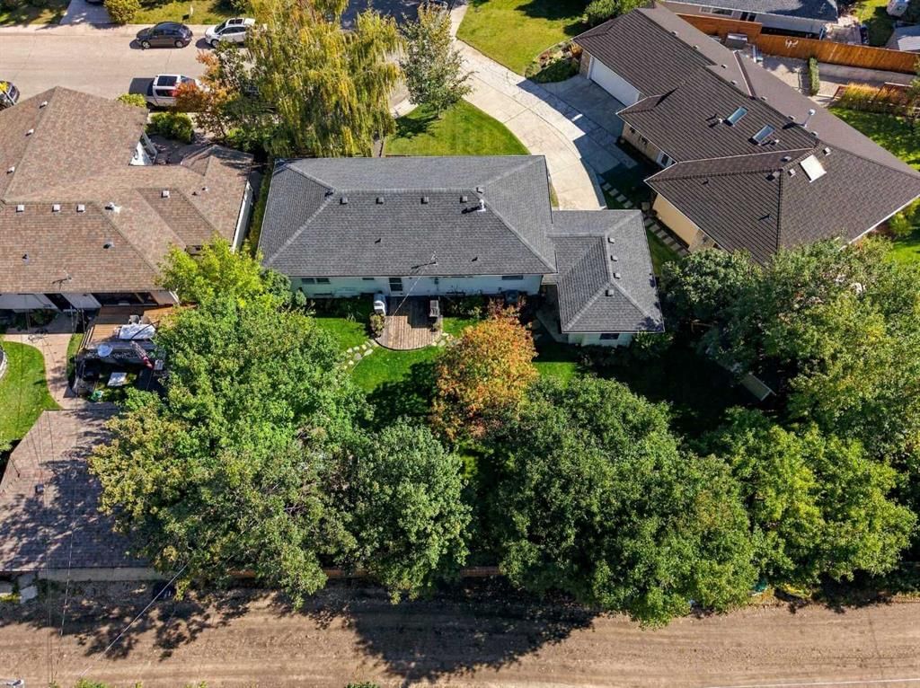 2031 Glenwood Drive SW, Calgary — photo 2 of 47