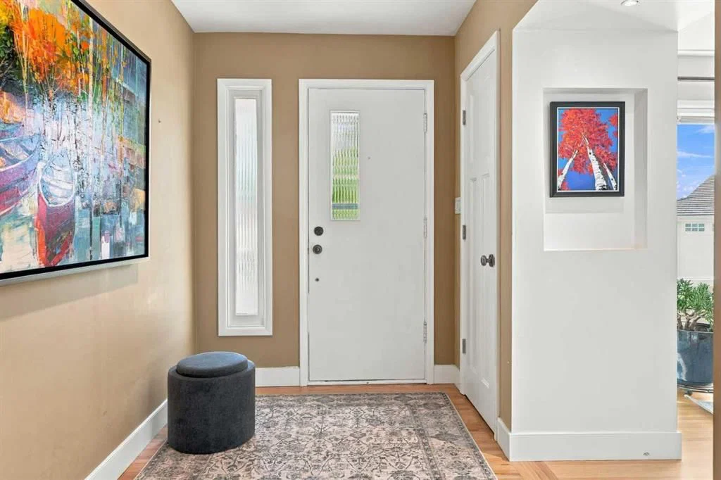 2031 Glenwood Drive SW, Calgary — photo 4 of 47