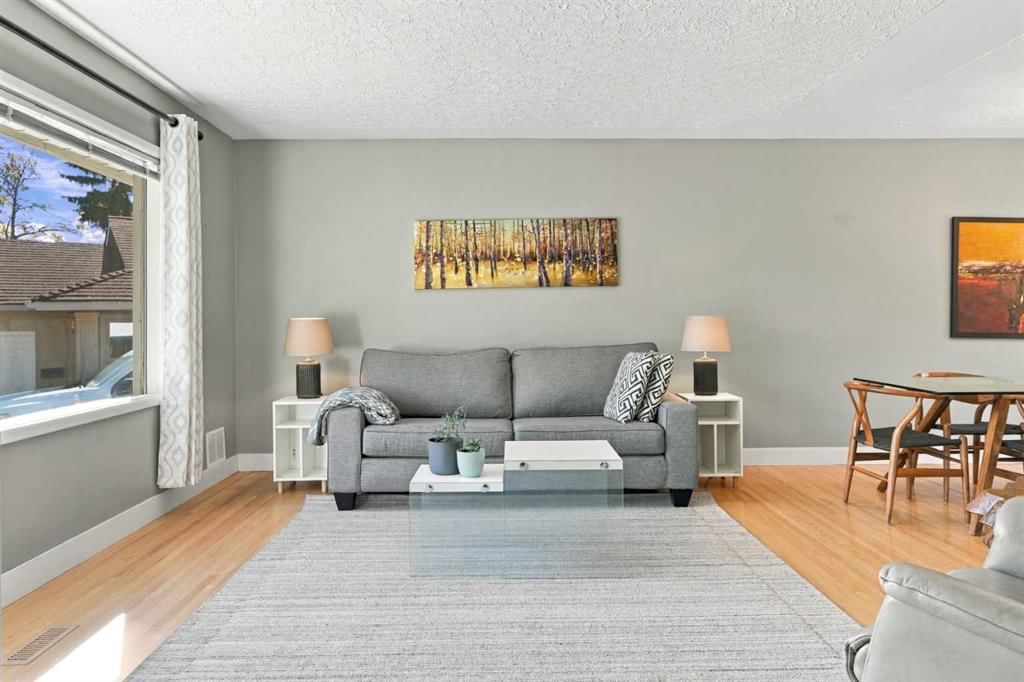 2031 Glenwood Drive SW, Calgary — photo 5 of 47