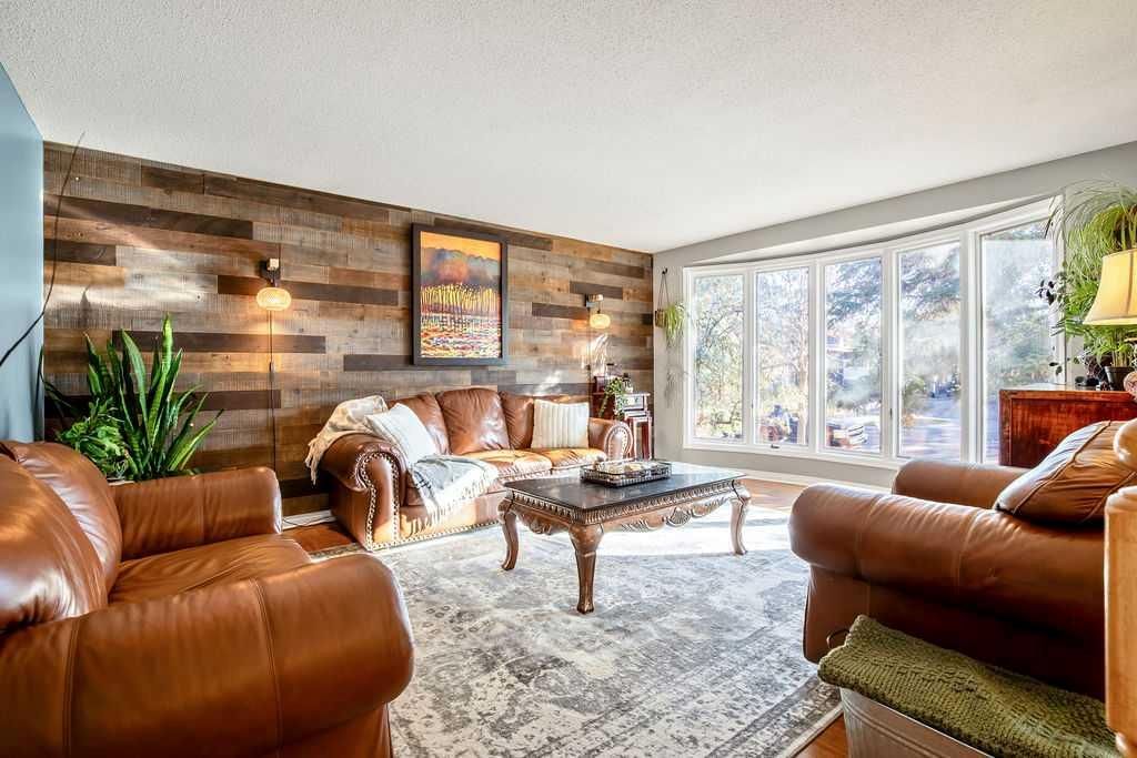 11147 Braeside Drive SW, Calgary — photo 3 of 47