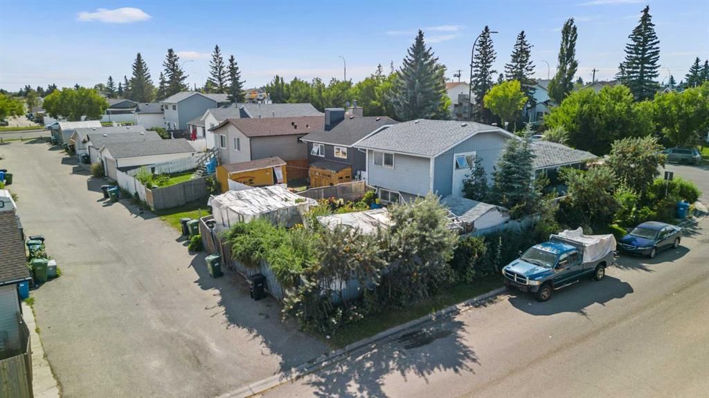 16 Tararidge Drive NE, Calgary — photo 5 of 14
