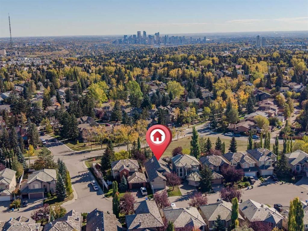 93 Coach Court SW, Calgary — photo 4 of 43