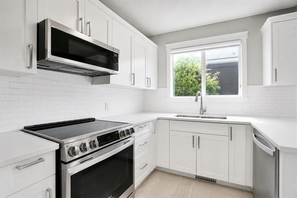 115 Abingdon Crescent NE, Calgary — photo 4 of 42