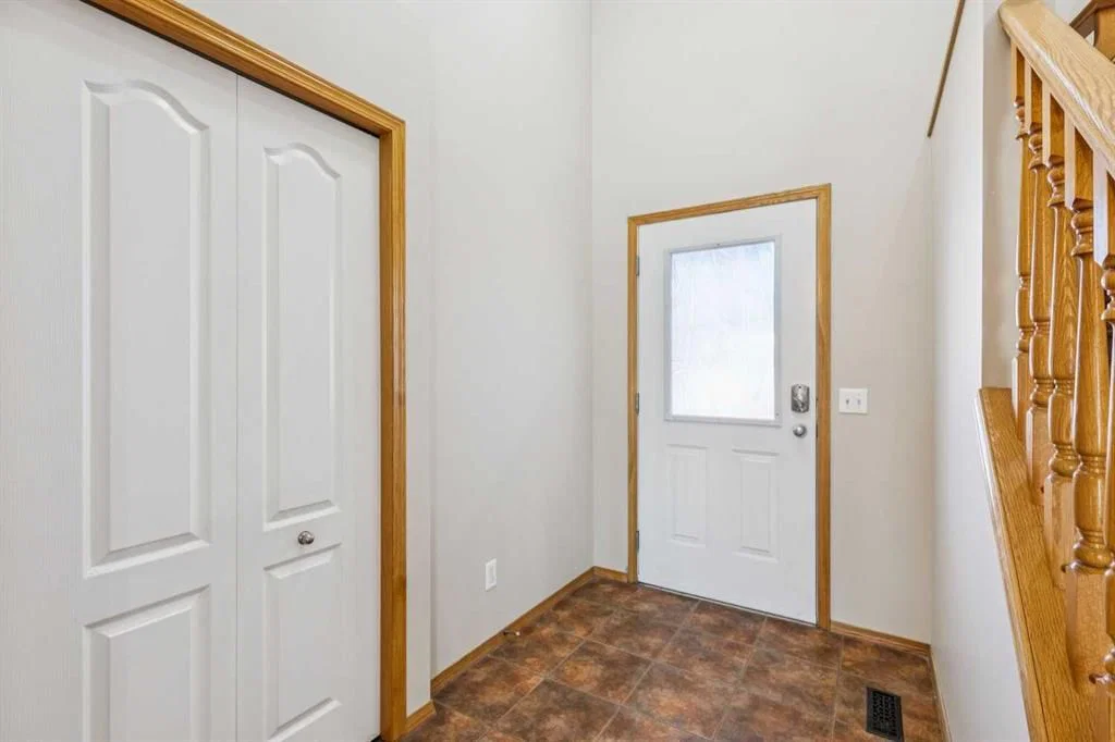 8226 Saddleridge Drive NE, Calgary — photo 3 of 31
