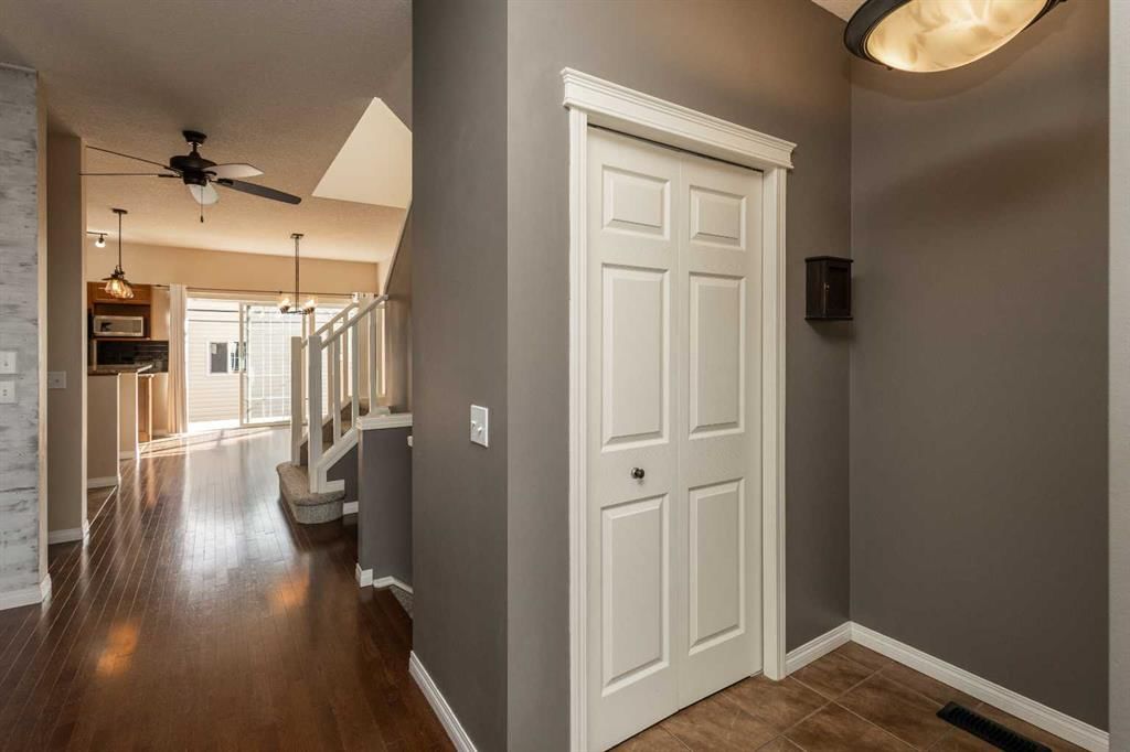 196 Eversyde Circle SW, Calgary — photo 5 of 47