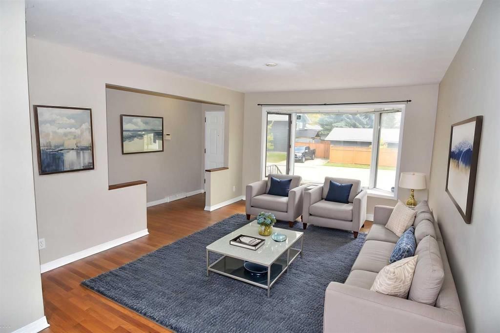 7 Fullerton Road SE, Calgary — photo 3 of 33