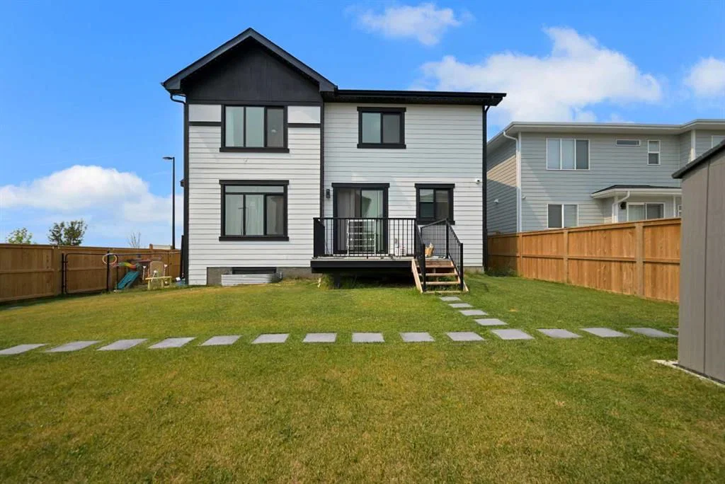 70 South Shore Bay, Chestermere — photo 5 of 46