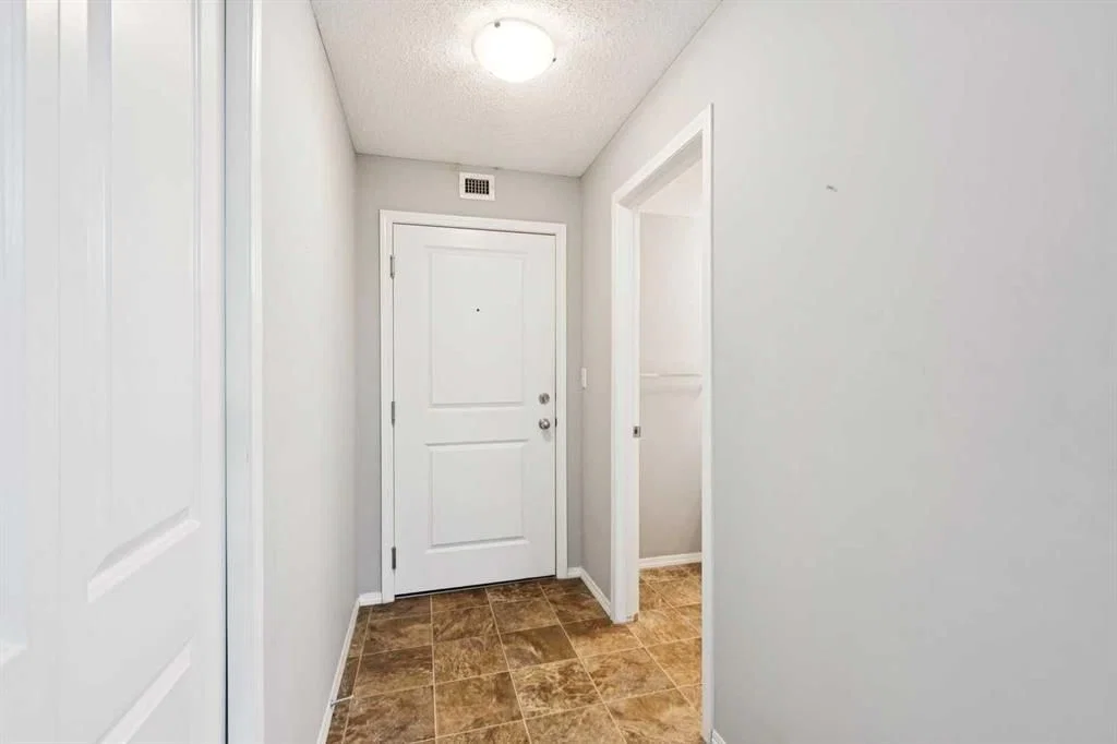 3108, 403 Mackenzie Way SW, Airdrie — photo 2 of 26