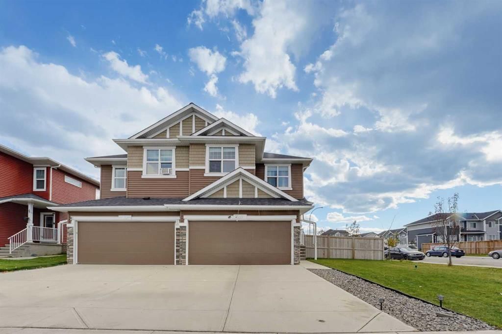 107 Red Embers Common NE, Calgary — photo 2 of 41