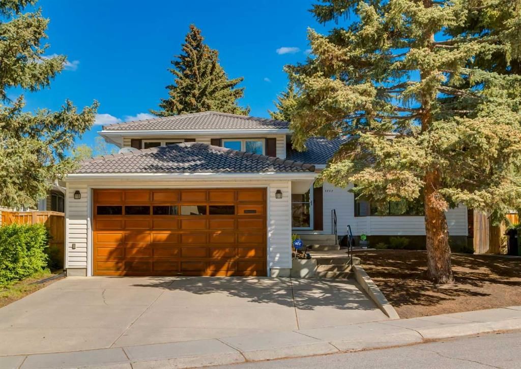 4808 Valiant Drive NW, Calgary — main listing photo