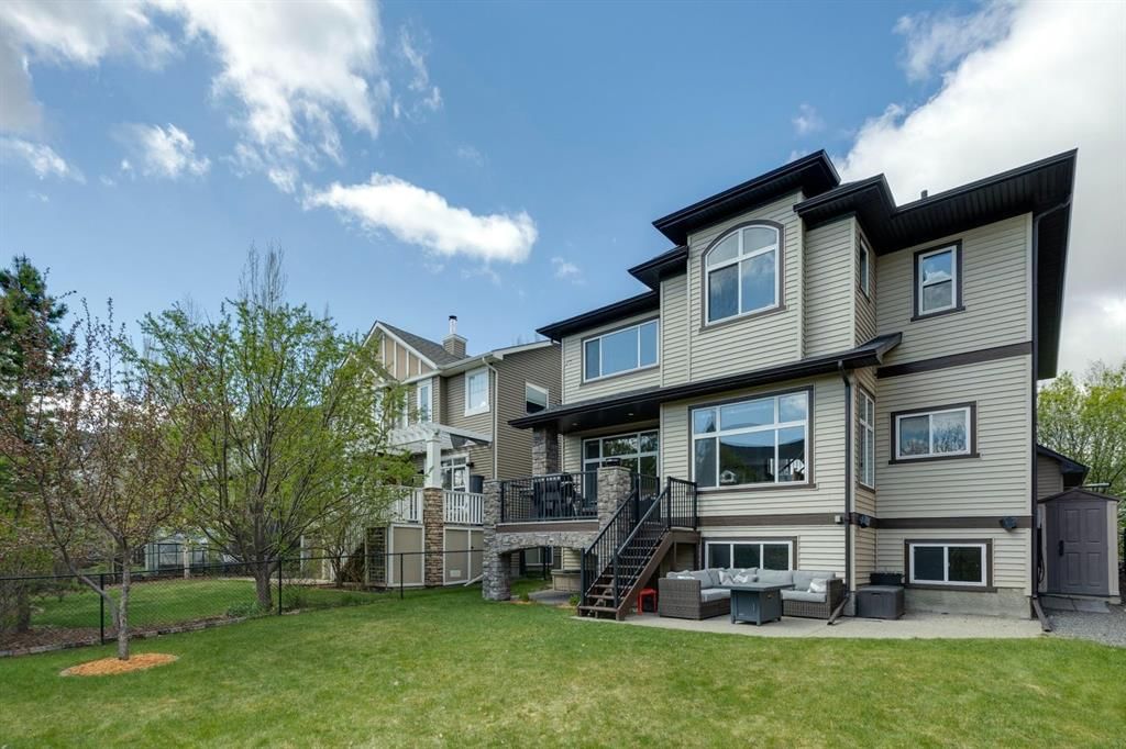 957 Coopers Drive SW, Airdrie — photo 4 of 48