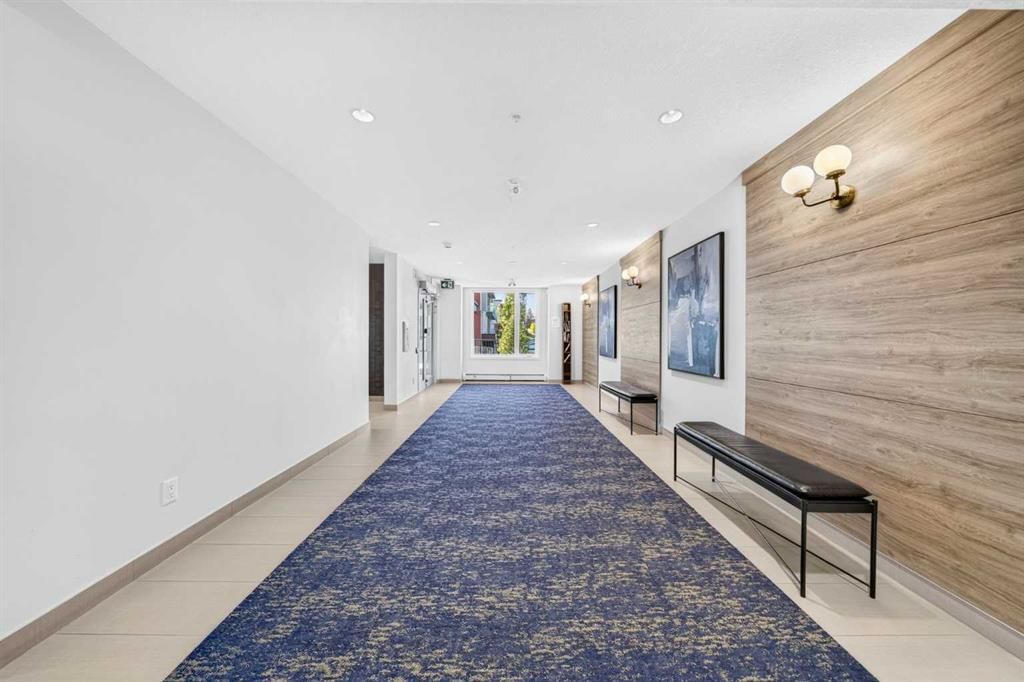 406, 30 Shawnee Common SW, Calgary — photo 5 of 25