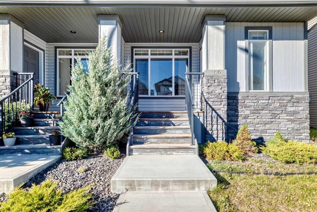 176 Willow Park, Cochrane — photo 3 of 50