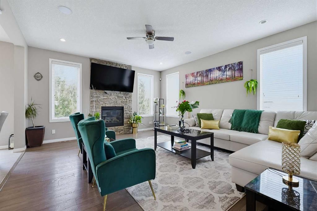 212 Lakepointe Drive, Chestermere — photo 4 of 45