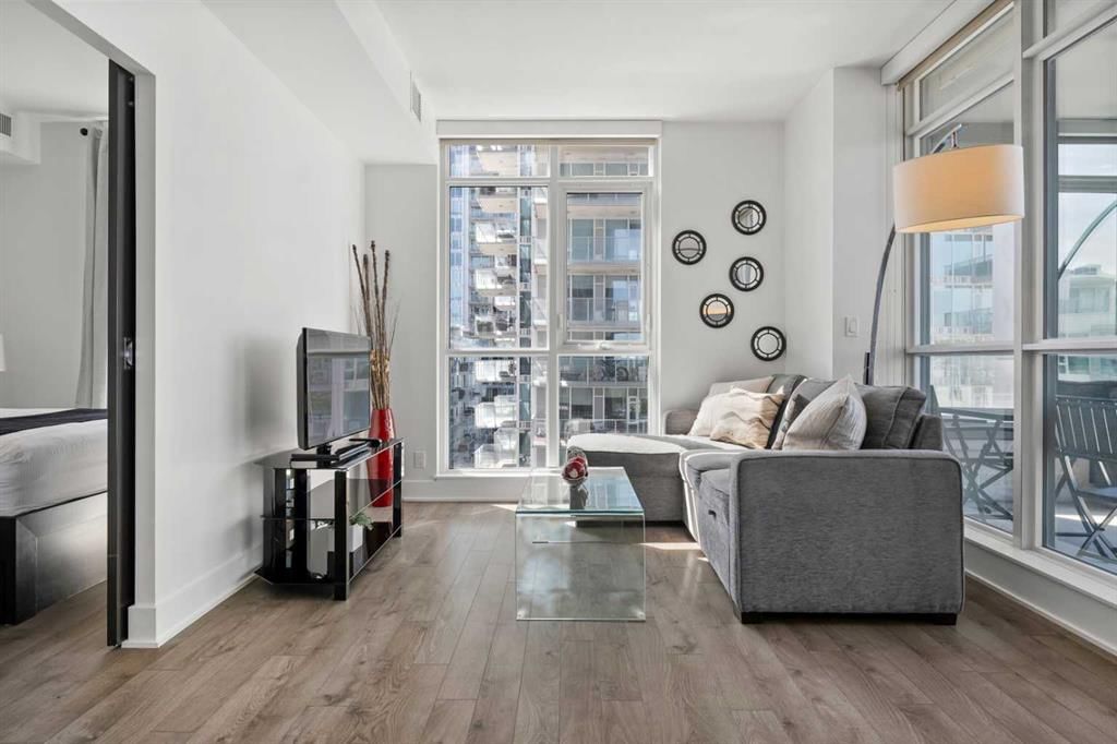 810, 550 Riverfront Avenue SE, Calgary — photo 4 of 50
