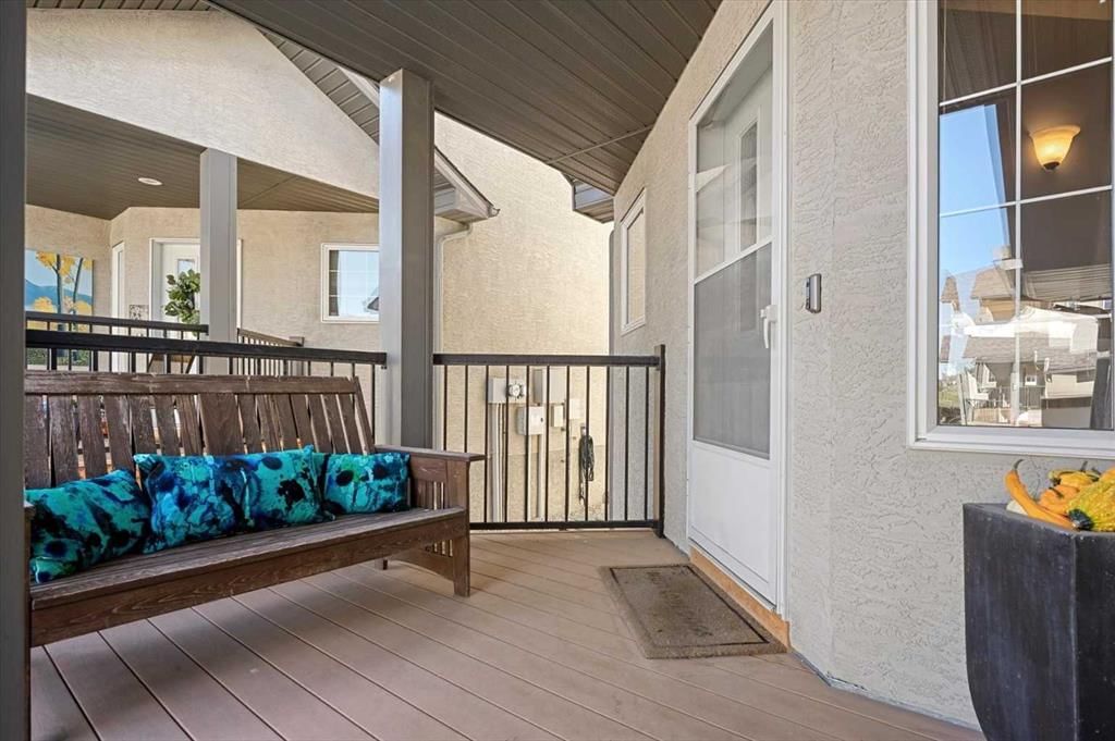 49 Prominence Park SW, Calgary — photo 3 of 46