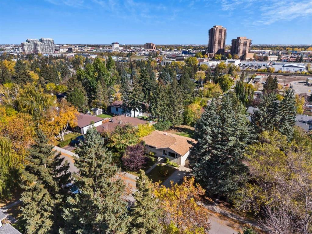 114 Havenhurst Crescent SW, Calgary — photo 2 of 37