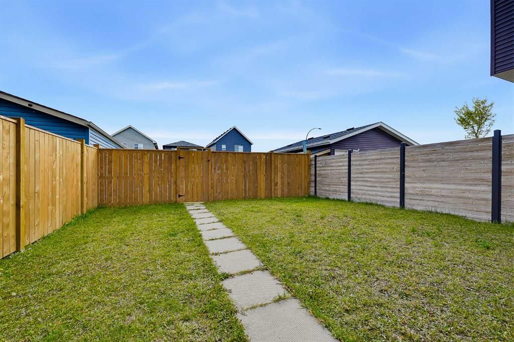 117 Howse Avenue NE, Calgary — photo 4 of 41