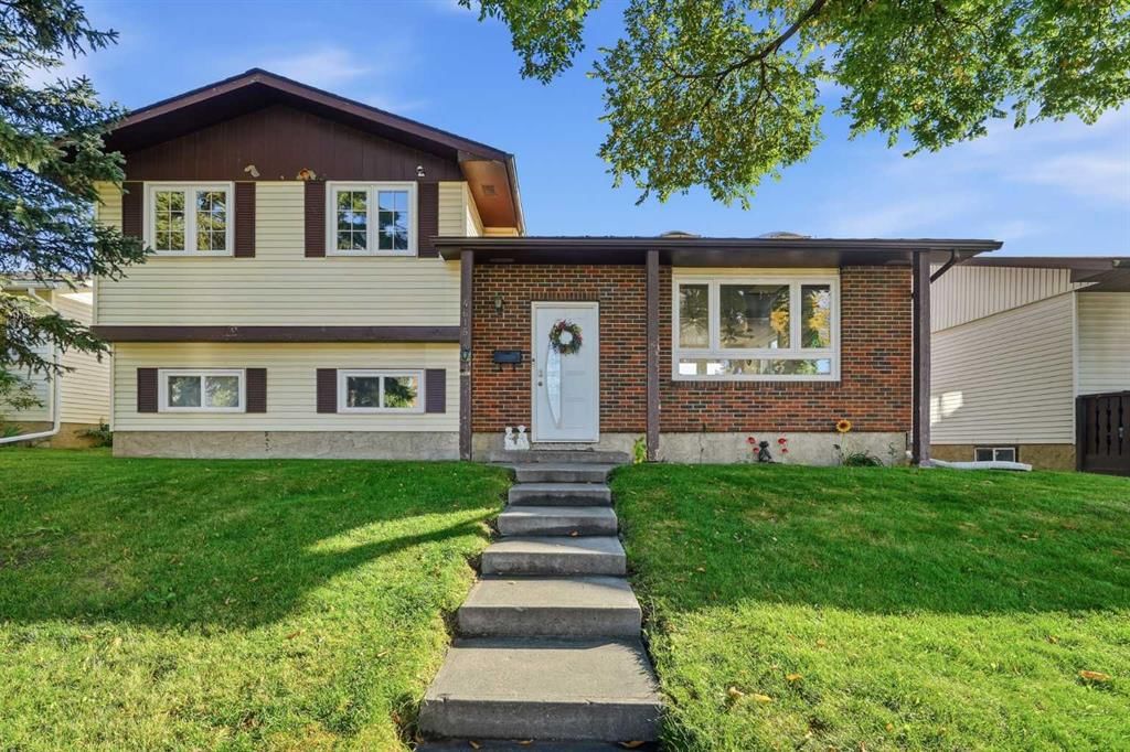 4615 31 Avenue NE, Calgary — photo 2 of 45