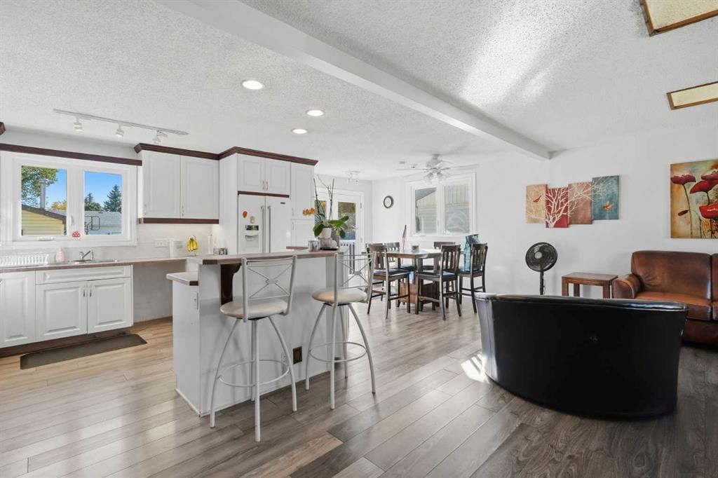 4615 31 Avenue NE, Calgary — photo 4 of 45