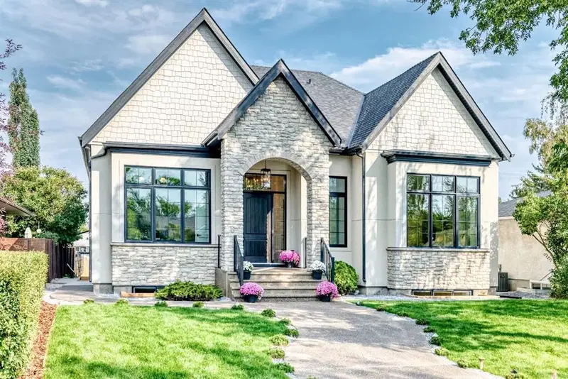 3743 36 Avenue SW, Calgary — detached for sale