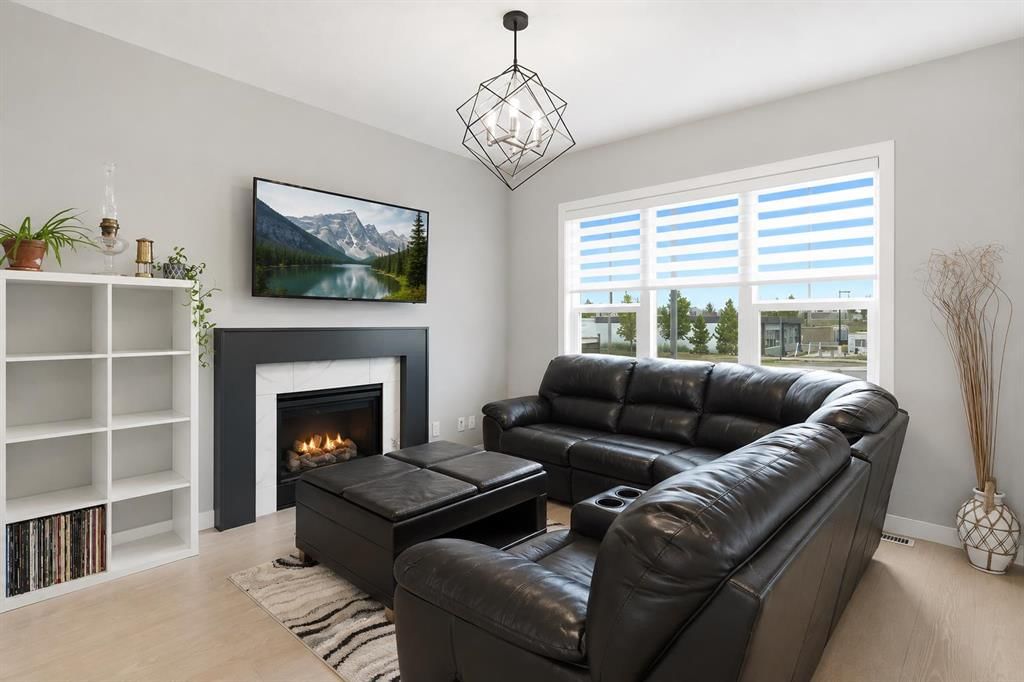 140 Fireside Way, Cochrane — photo 2 of 23