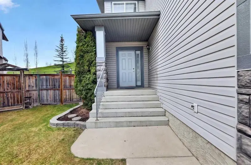 53 Royal Birch Way NW, Calgary — photo 2 of 36
