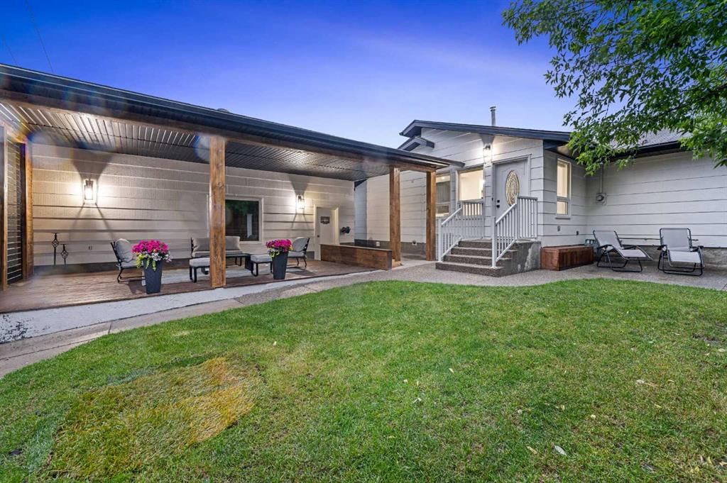931 Parkwood Way SE, Calgary — photo 4 of 47