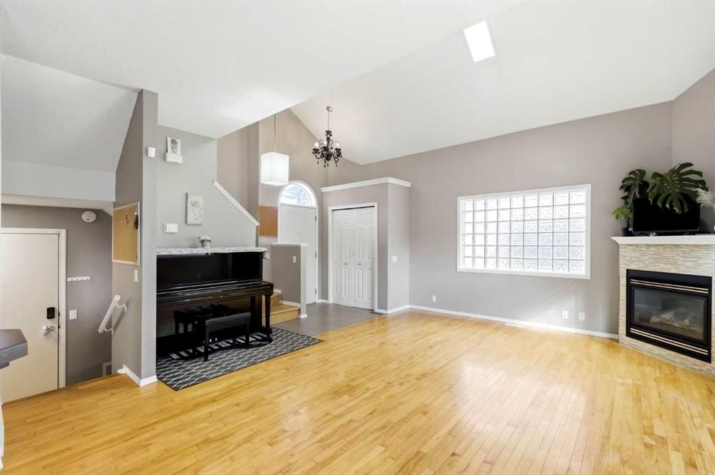 45 Patterson Hill SW, Calgary — photo 5 of 39