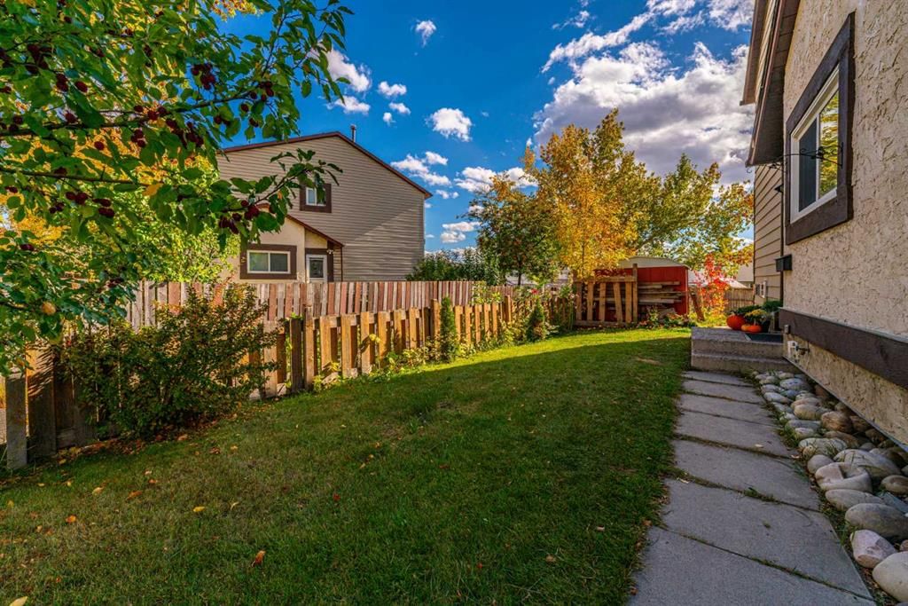 5631 1 Avenue SE, Calgary — photo 4 of 33