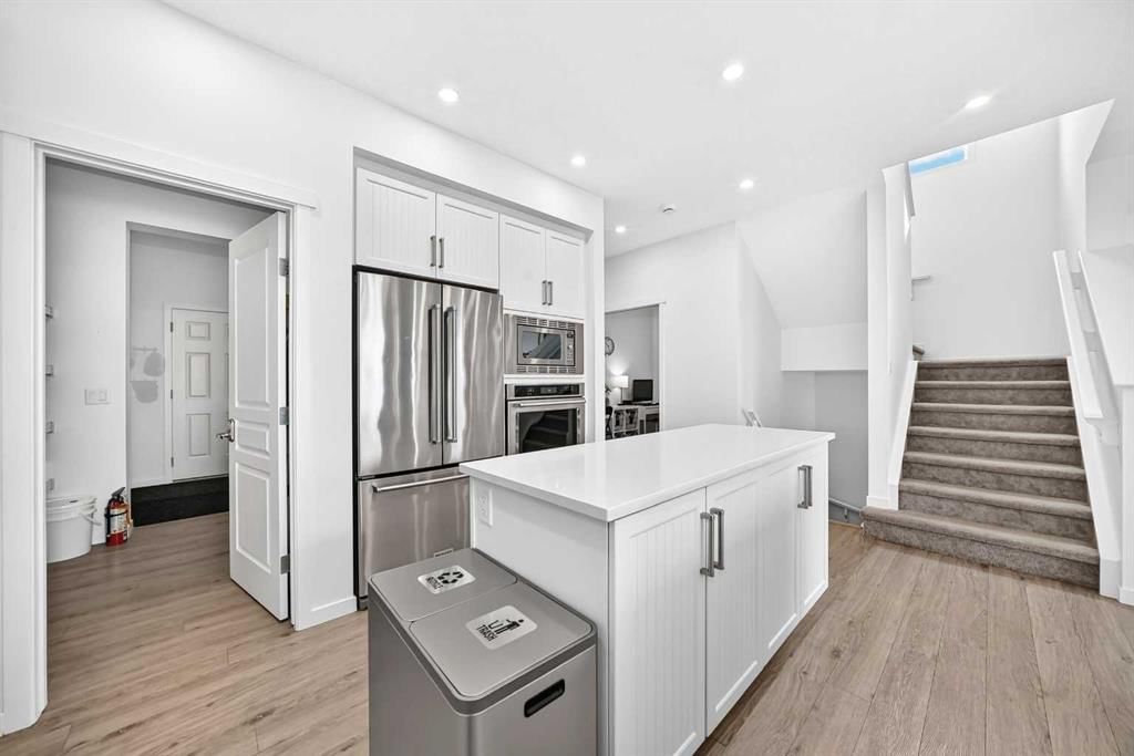 17 Masters Terrace SE, Calgary — photo 5 of 42