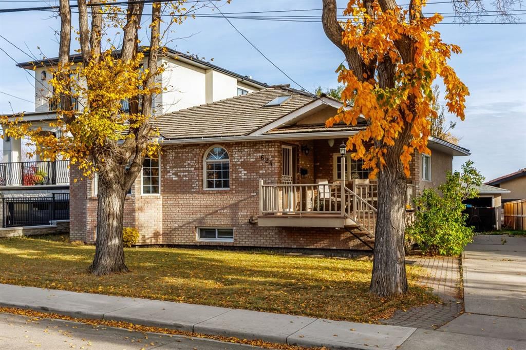 624 30 Avenue NE, Calgary — photo 2 of 25