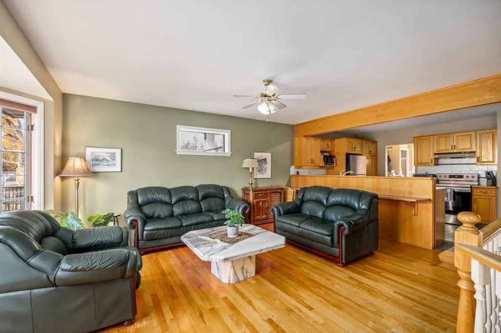 624 30 Avenue NE, Calgary — photo 4 of 25