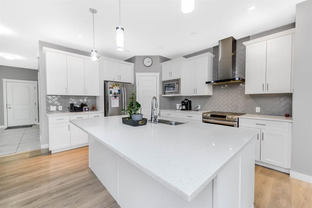 124 Corner Meadows Park NE, Calgary — photo 5 of 43
