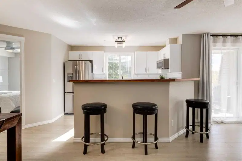 4226, 10 Prestwick Bay SE, Calgary — photo 5 of 39