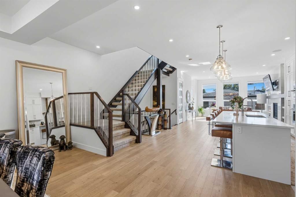 3308 2 Street NW, Calgary — photo 4 of 50