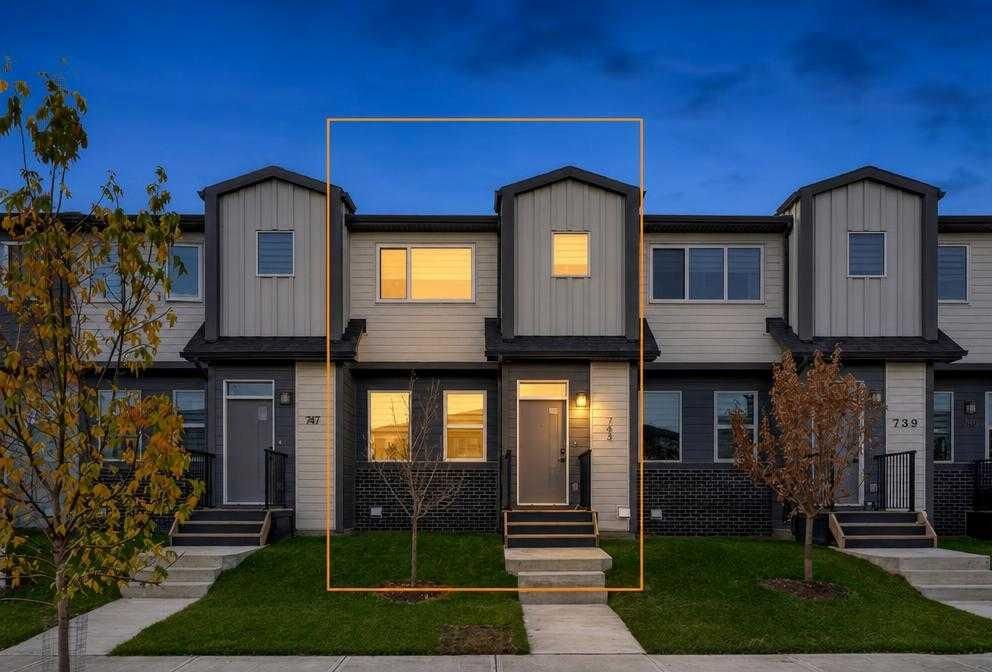 743 Wolf Willow Boulevard SE, Calgary — main listing photo