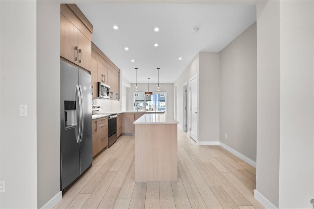 9989 Huxbury Drive NE, Calgary — photo 5 of 32
