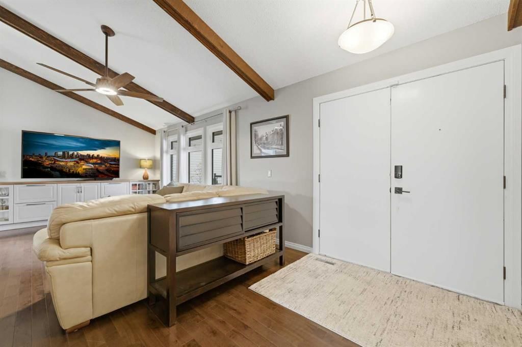 367 Norseman Road NW, Calgary — photo 2 of 49