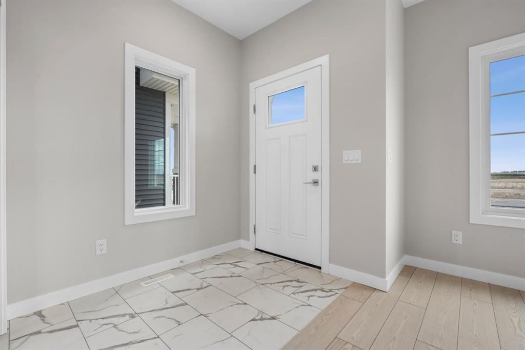 9755 Huxbury Drive NE, Calgary — photo 2 of 36