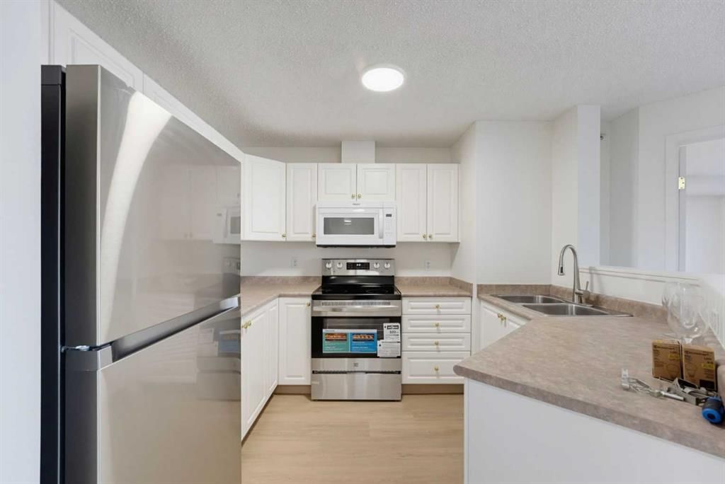 416, 6000 Somervale Court SW, Calgary — photo 5 of 27
