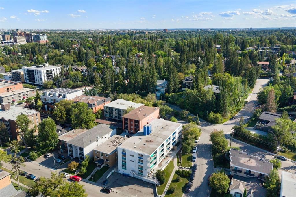 4, 930 Royal Avenue SW, Calgary — condo for sale
