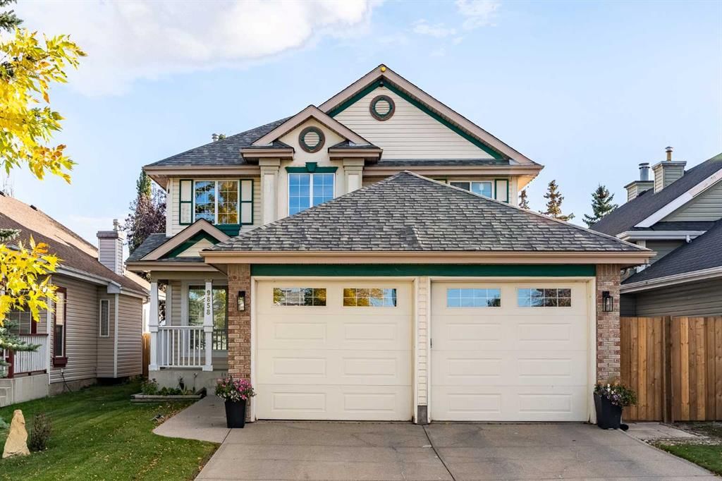 9858 Hidden Valley Drive NW, Calgary — photo 2 of 45