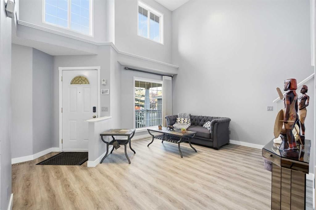 9858 Hidden Valley Drive NW, Calgary — photo 3 of 45