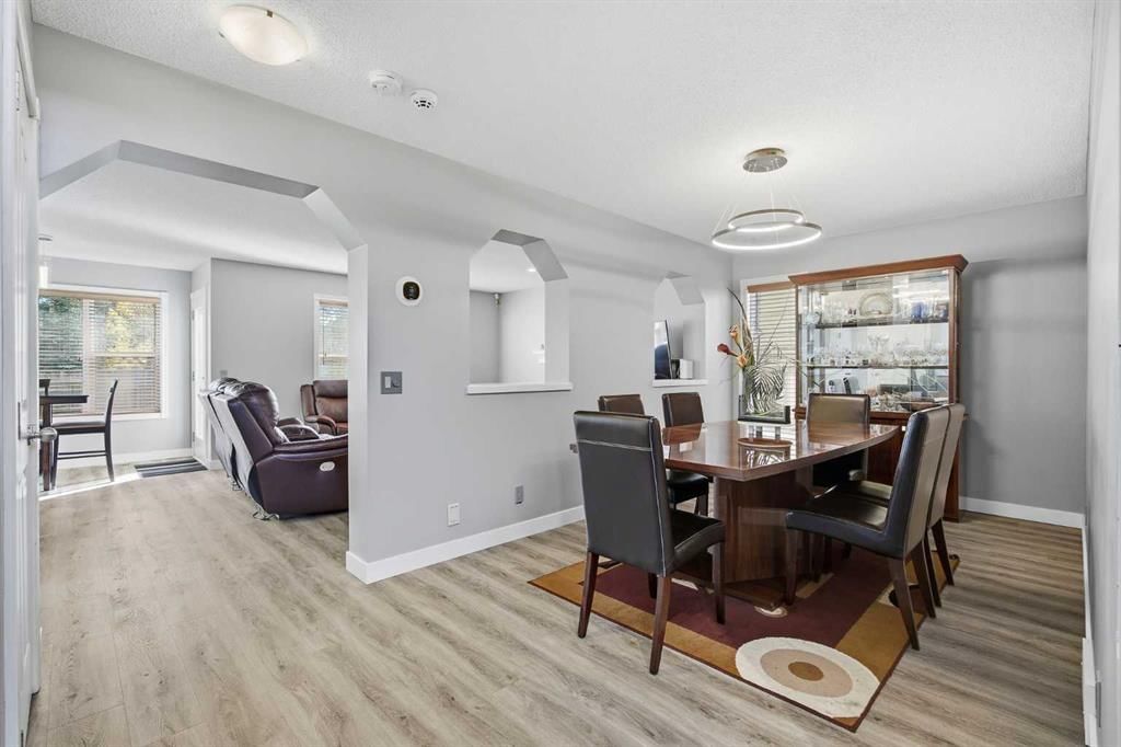 9858 Hidden Valley Drive NW, Calgary — photo 5 of 45