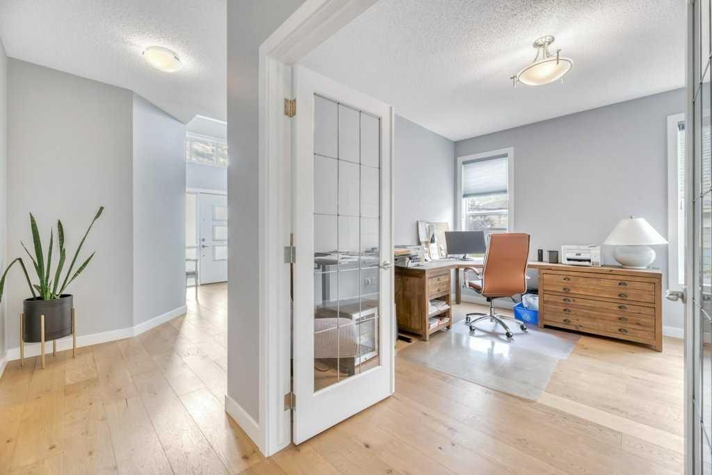 32 Walden Place SE, Calgary — photo 3 of 32