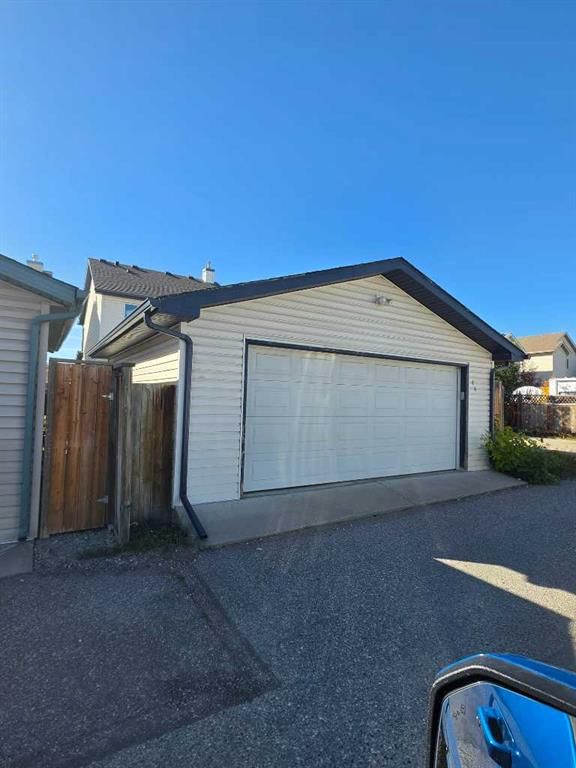 14 Bridlewood Manor SW, Calgary — photo 2 of 2