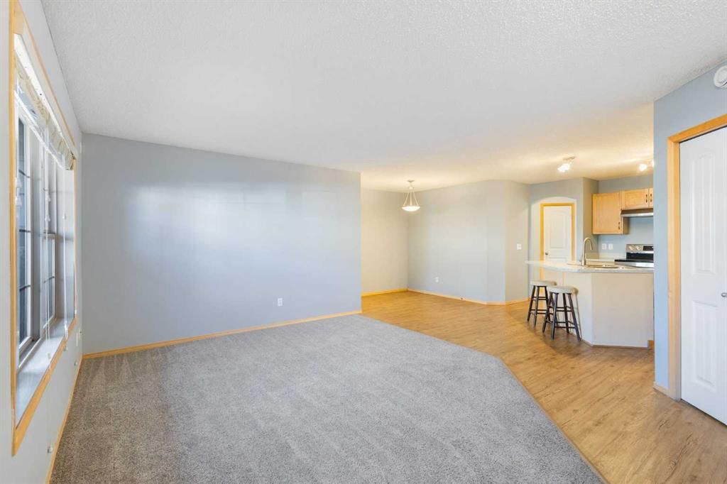 104, 23 Everridge Square SW, Calgary — photo 2 of 31