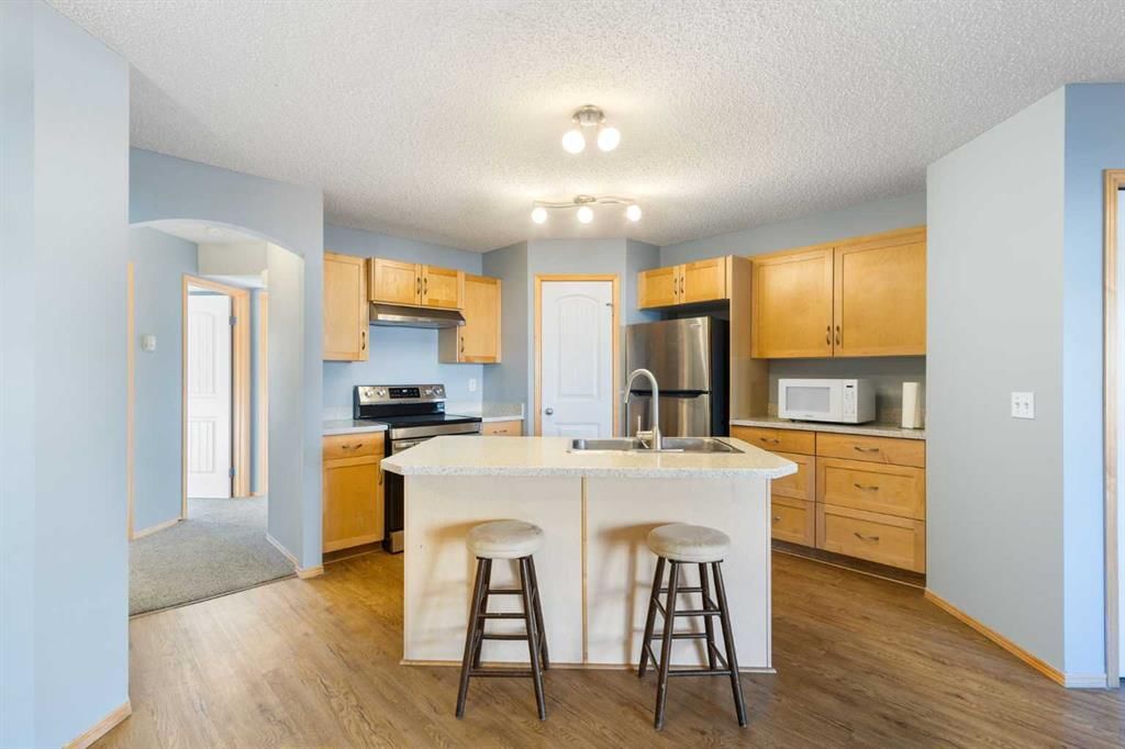 104, 23 Everridge Square SW, Calgary — photo 3 of 31