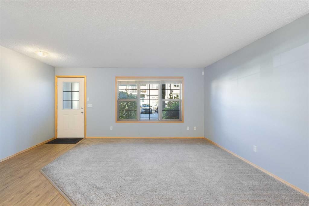 104, 23 Everridge Square SW, Calgary — photo 5 of 31